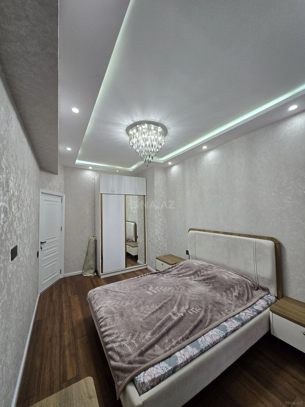 Satılır 2 otaqlı mənzil 65 m²