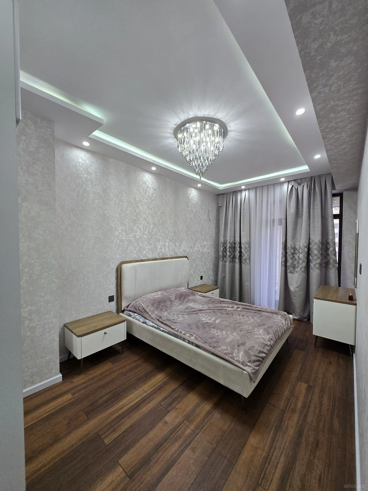 Satılır 2 otaqlı mənzil 65 m²