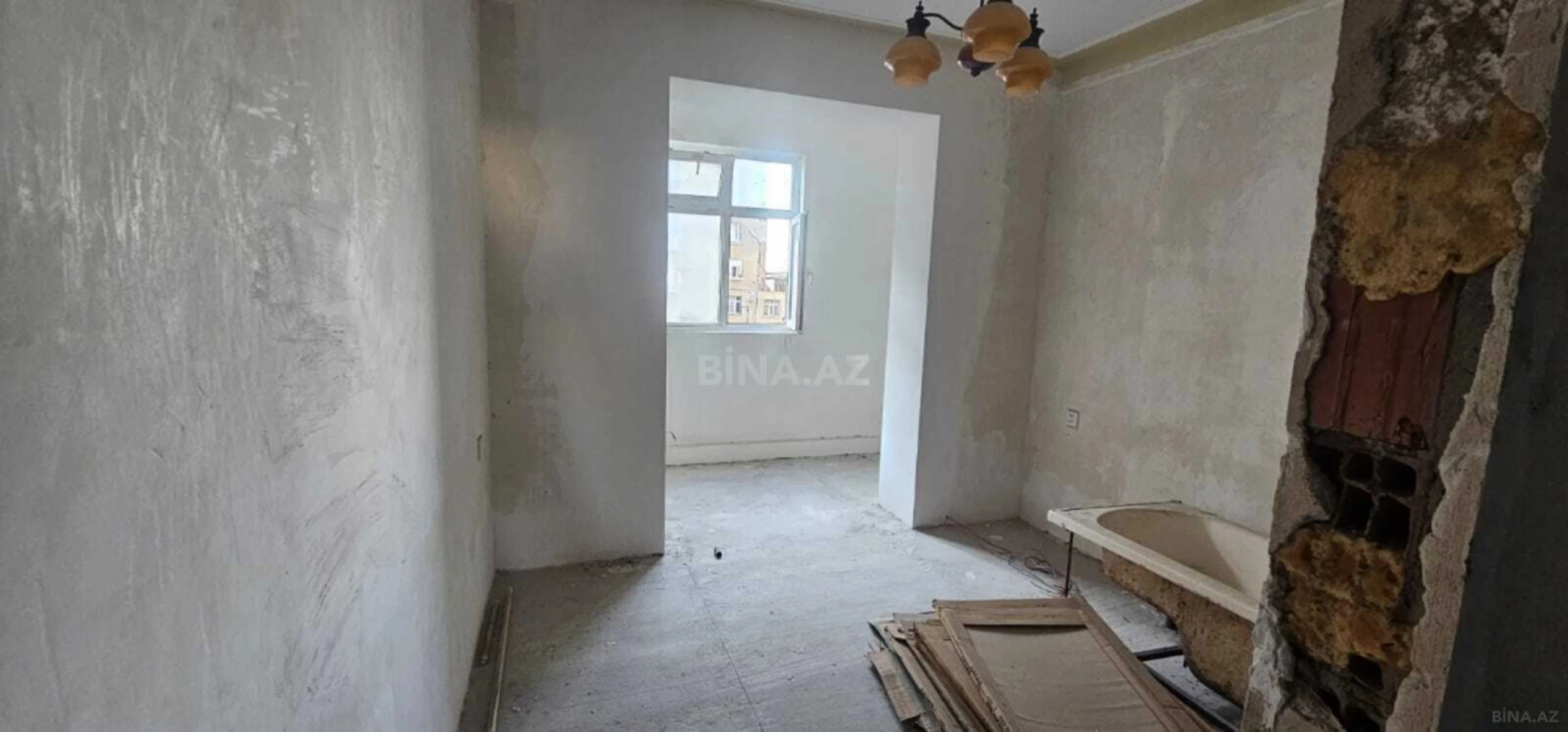 Satılır 5 otaqlı mənzil 122 m²