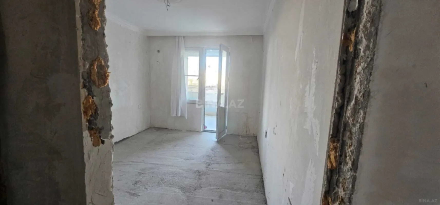 Satılır 5 otaqlı mənzil 122 m²
