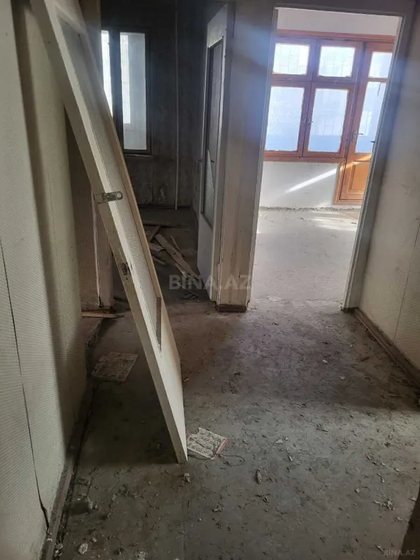 Satılır 4 otaqlı mənzil 105 m²