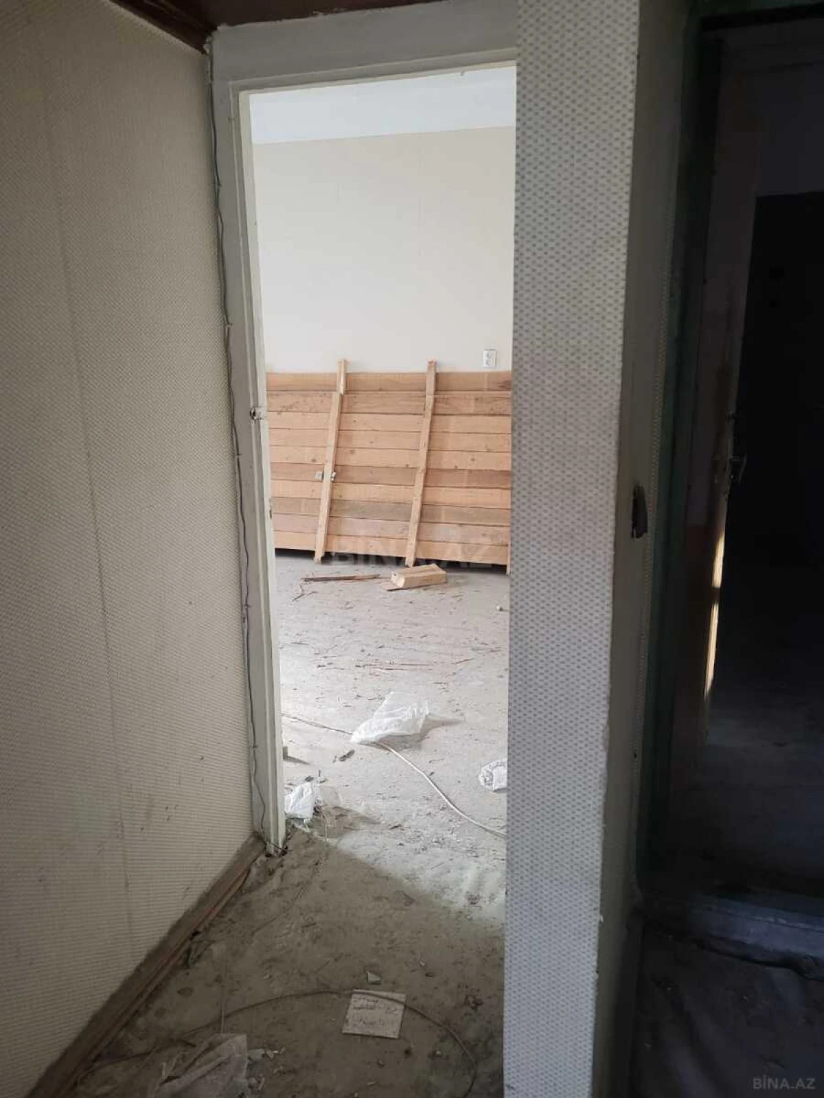 Satılır 4 otaqlı mənzil 105 m²