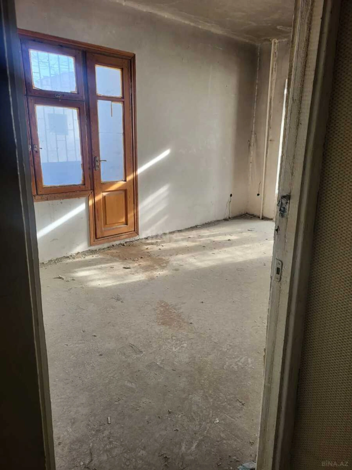 Satılır 4 otaqlı mənzil 105 m²