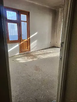 Satılır 4 otaqlı mənzil 105 m²