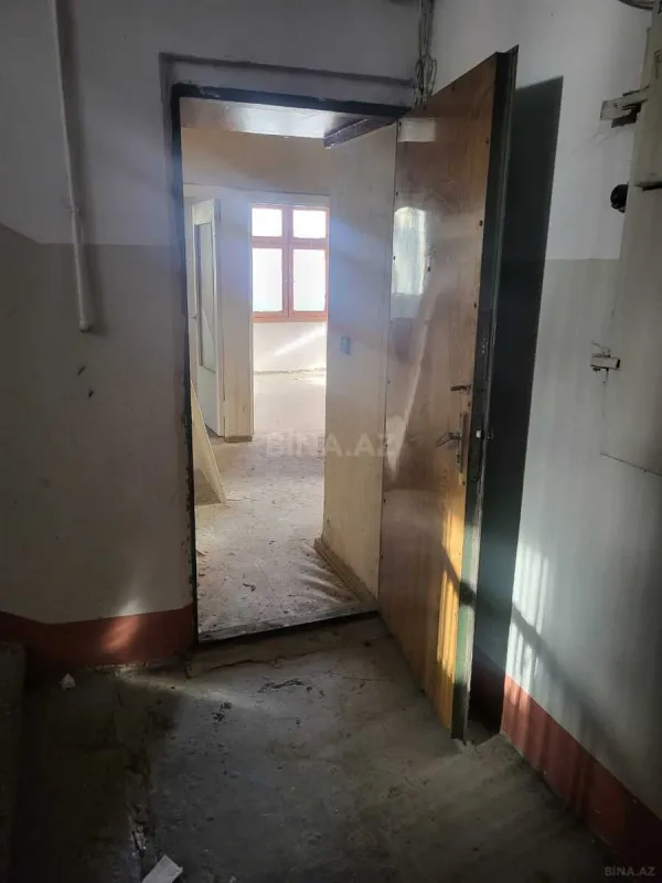 Satılır 4 otaqlı mənzil 105 m²