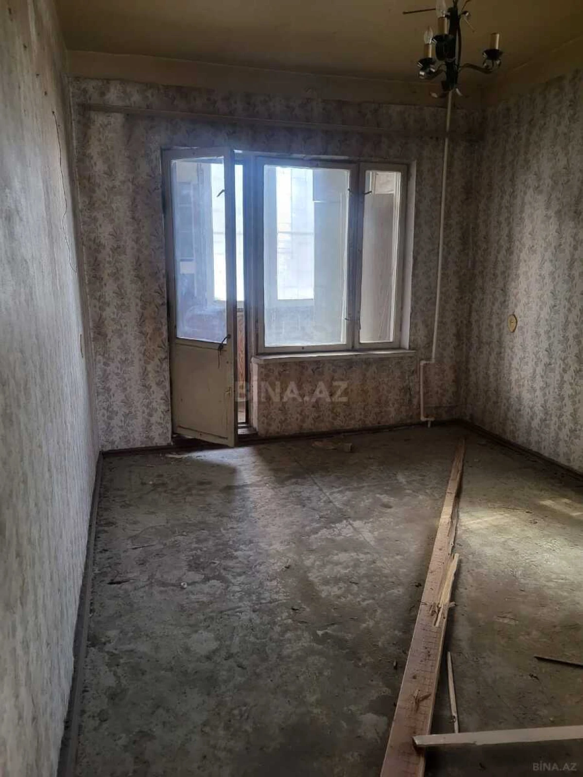 Satılır 4 otaqlı mənzil 105 m²