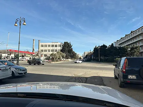 Satılır 4 otaqlı mənzil 147 m²