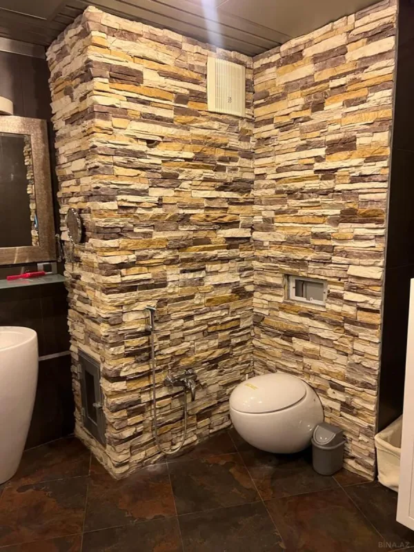 Satılır 5 otaqlı mənzil 245 m²