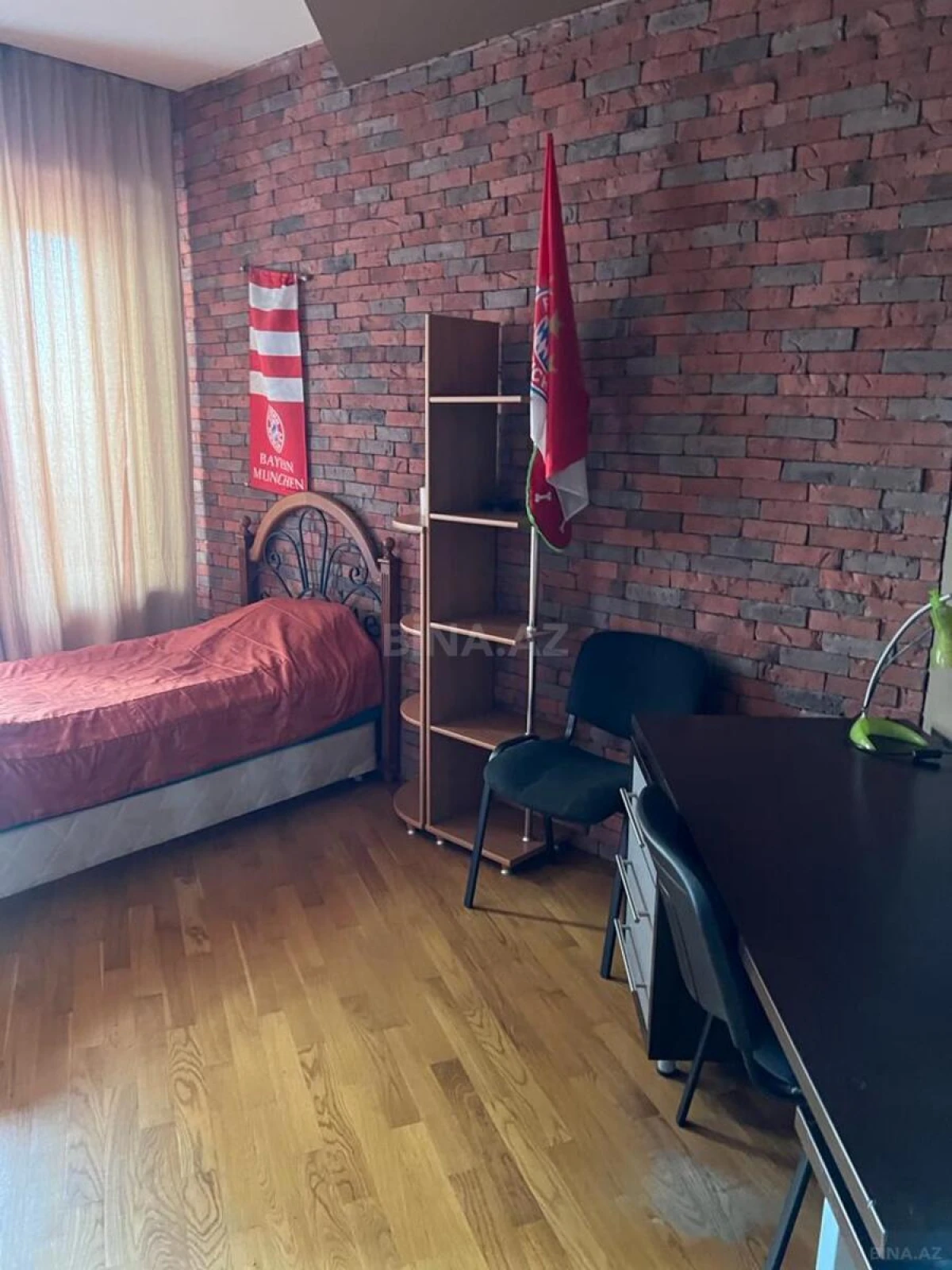 Satılır 5 otaqlı mənzil 245 m²