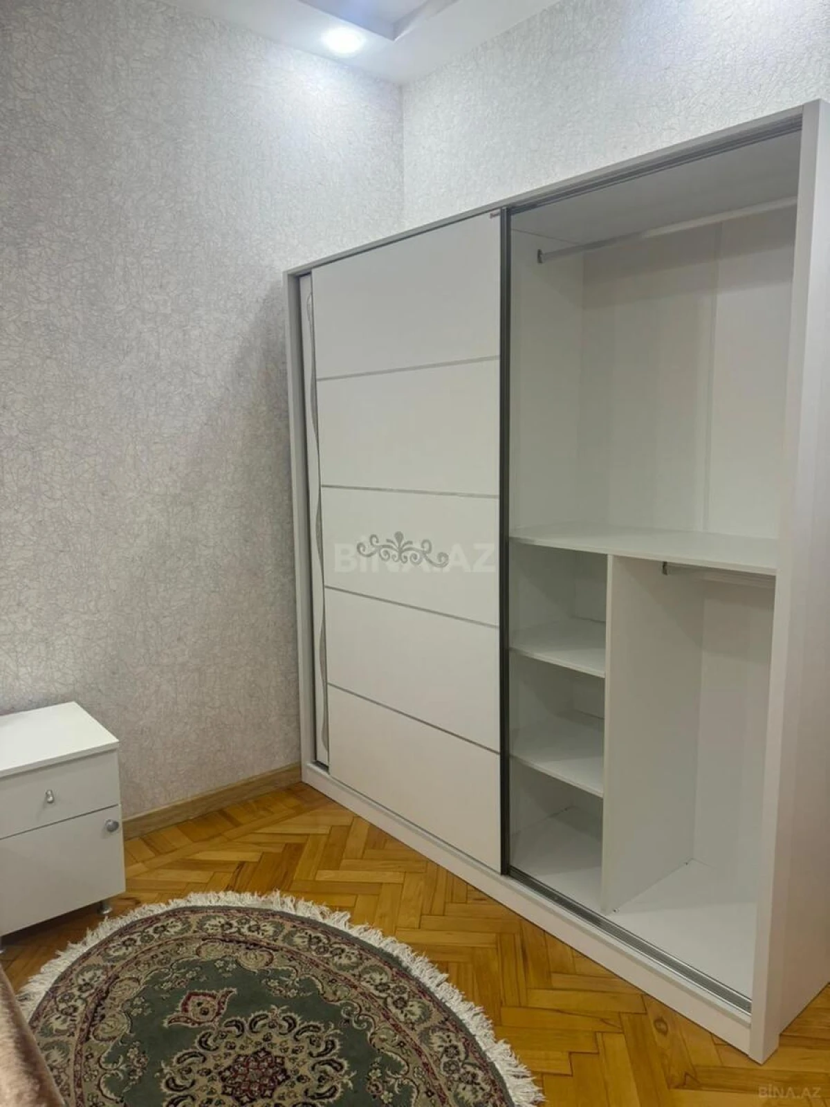 Kirayə verilir 2 otaqlı mənzil 62 m²