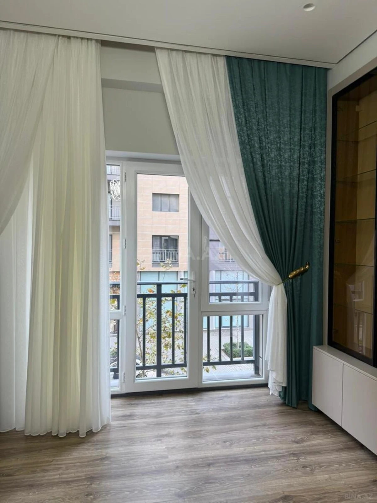 Kirayə verilir 2 otaqlı mənzil 95 m²