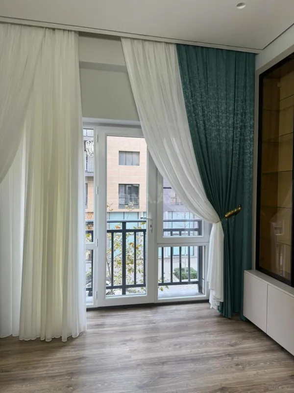 Kirayə verilir 2 otaqlı mənzil 95 m²