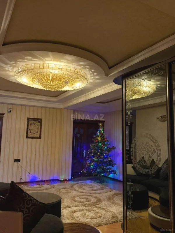 Satılır 4 otaqlı mənzil 174 m²