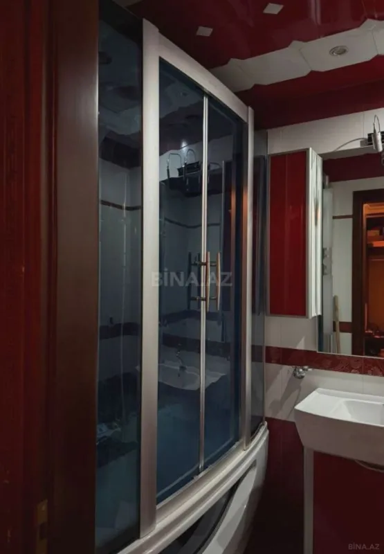 Satılır 4 otaqlı mənzil 174 m²