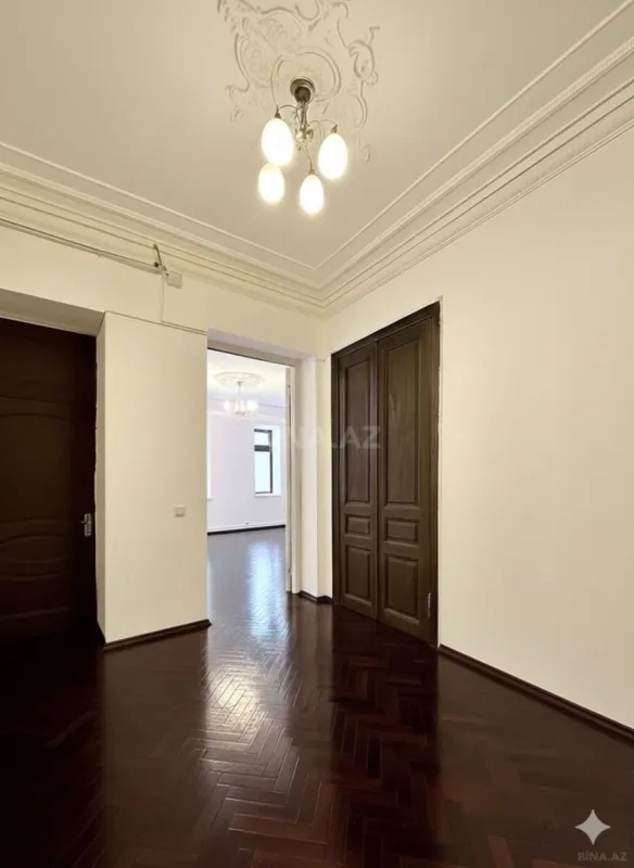 Kirayə verilir 4 otaqlı ofis 160 m²