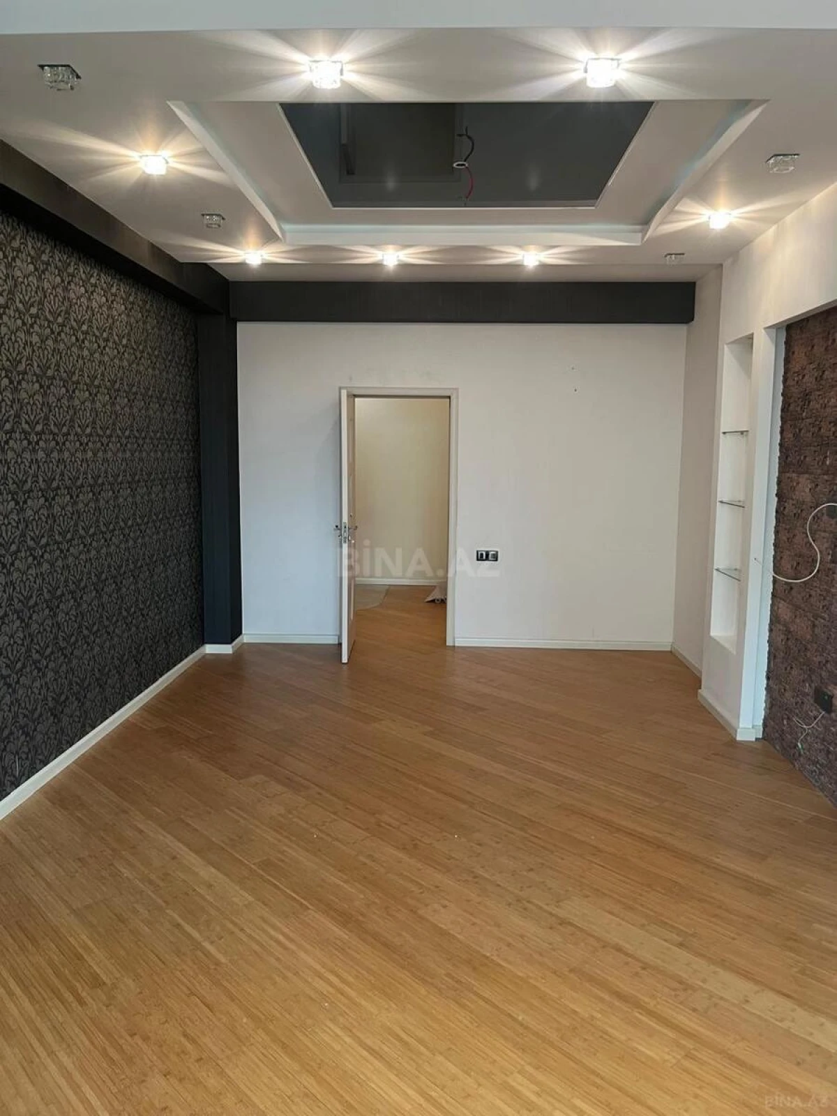 Satılır 3 otaqlı mənzil 126 m²