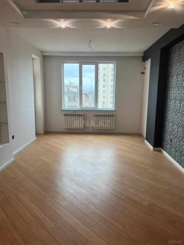 Satılır 3 otaqlı mənzil 126 m²