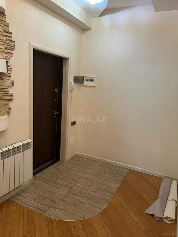 Satılır 3 otaqlı mənzil 126 m²