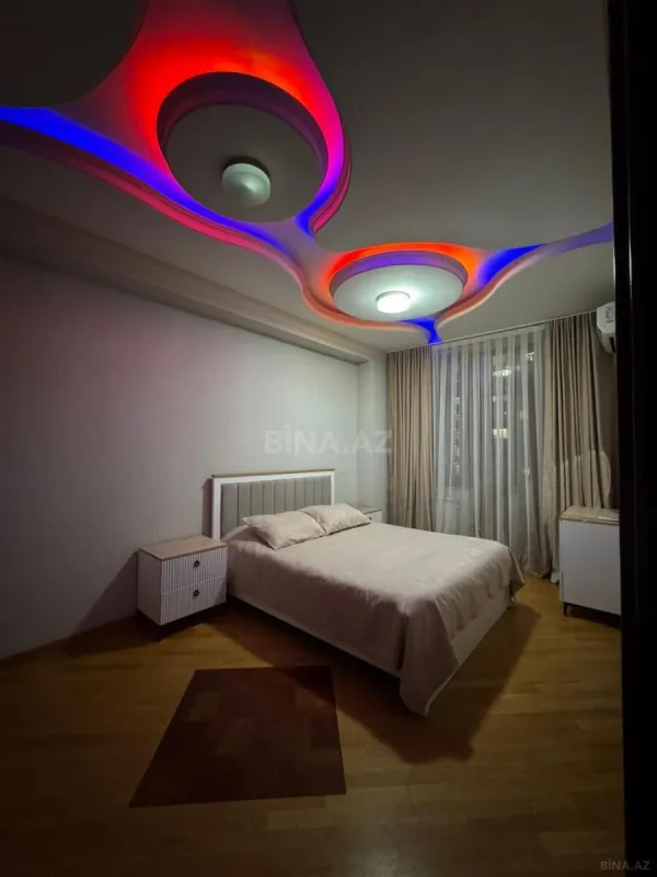 Kirayə verilir 3 otaqlı mənzil 118 m²