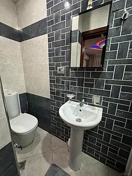 Kirayə verilir 3 otaqlı mənzil 118 m²