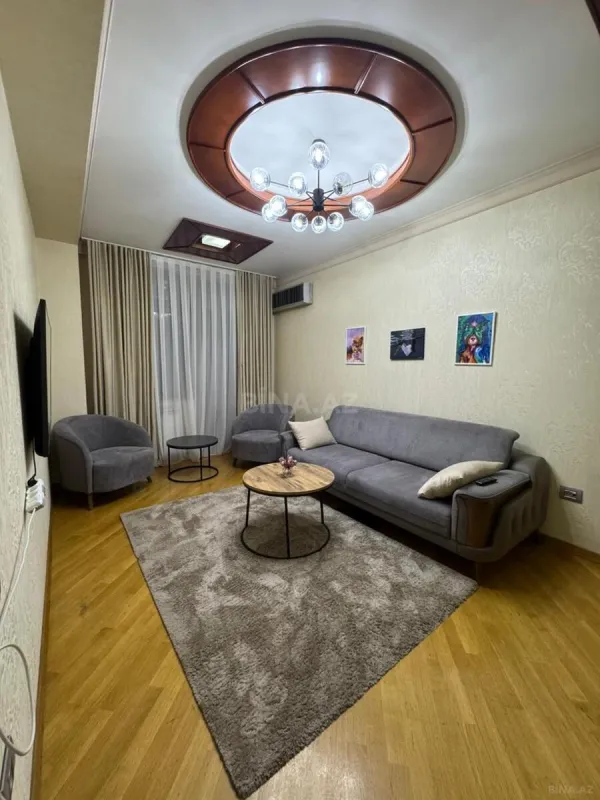 Kirayə verilir 3 otaqlı mənzil 118 m²