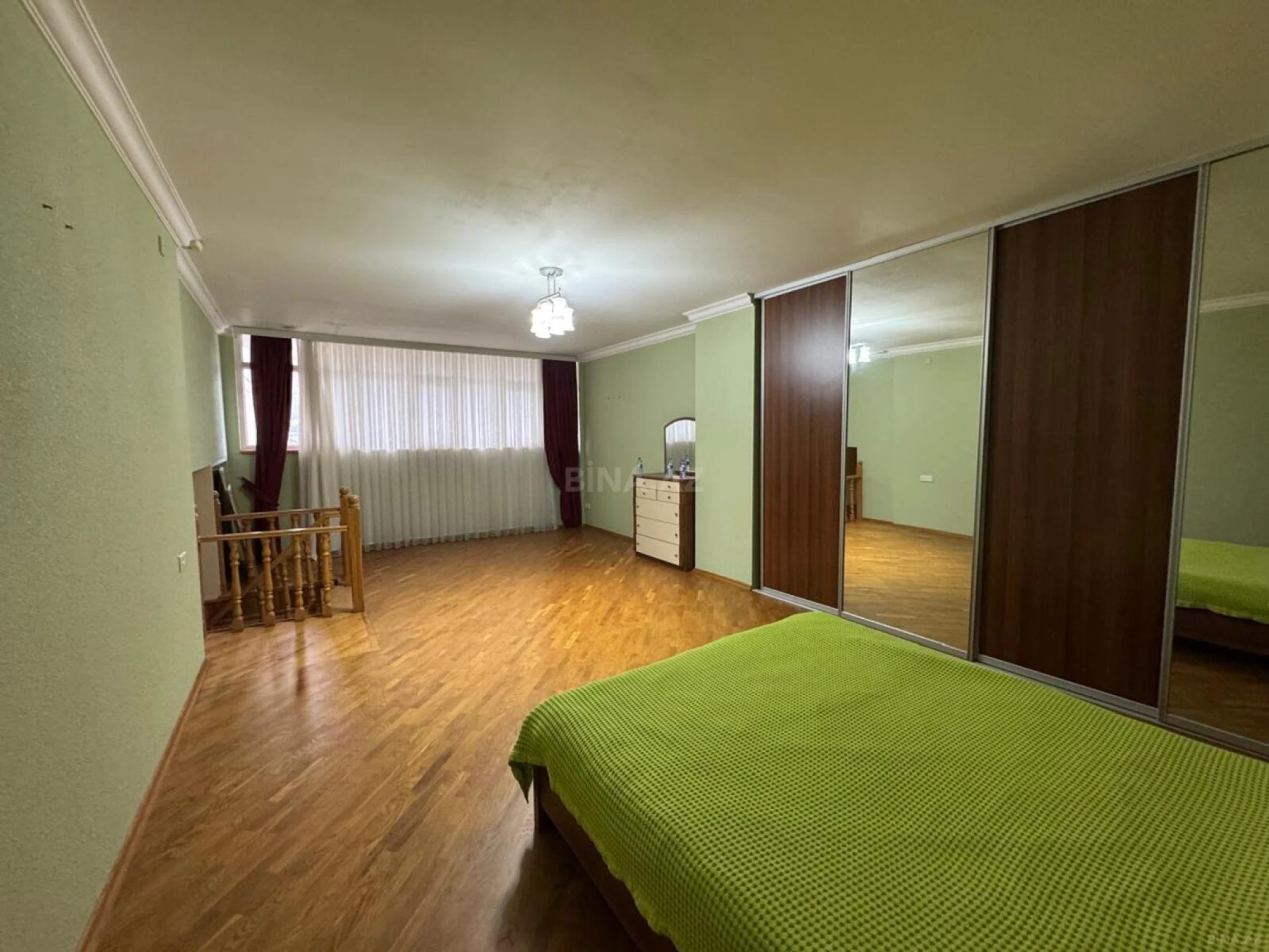 Satılır 2 otaqlı mənzil 100 m²