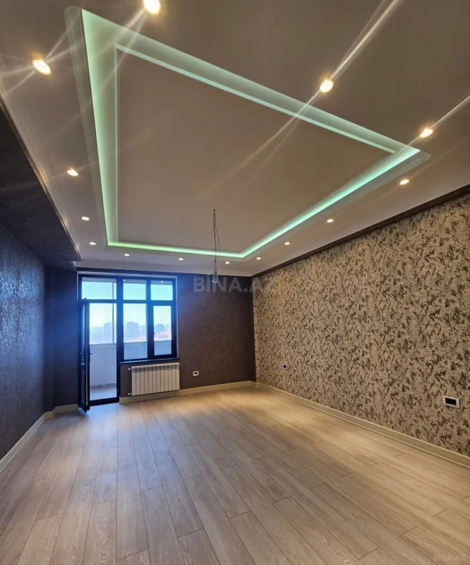 Satılır 4 otaqlı mənzil 230 m²