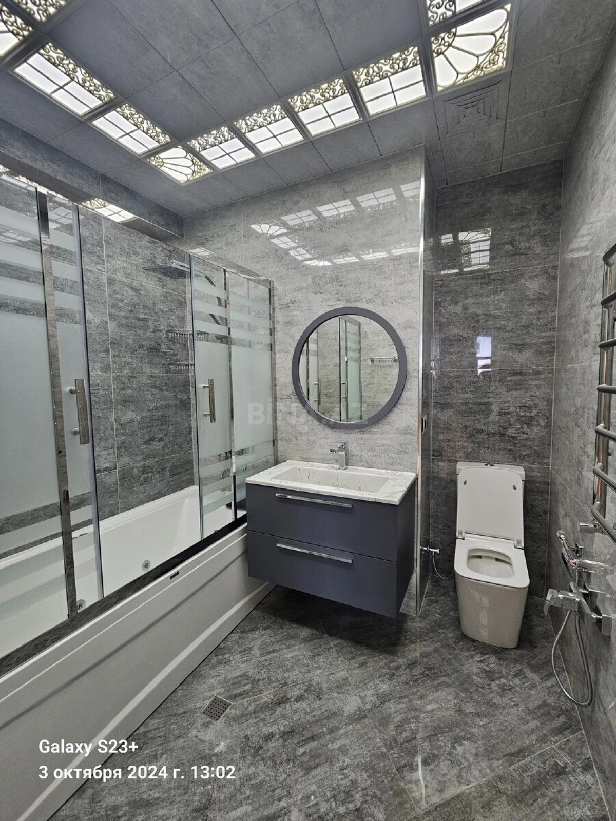 Satılır 4 otaqlı mənzil 230 m²