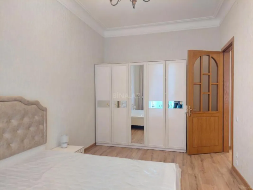 Kirayə verilir 2 otaqlı mənzil 65 m²