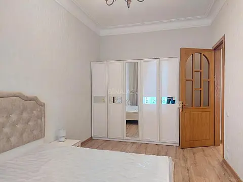 Kirayə verilir 2 otaqlı mənzil 65 m²
