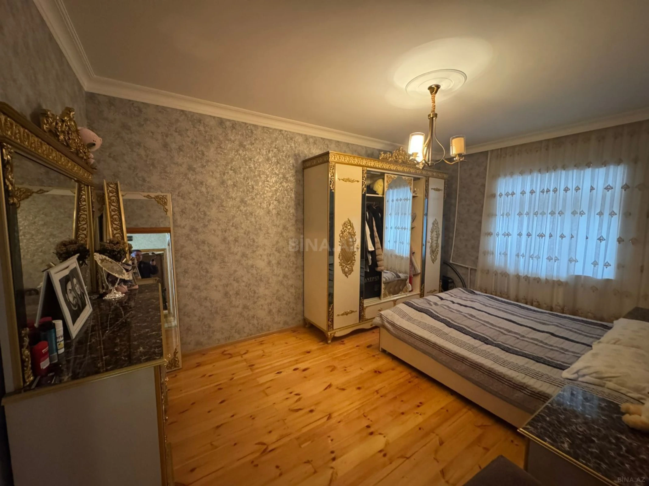 Satılır 4 otaqlı mənzil 100 m²