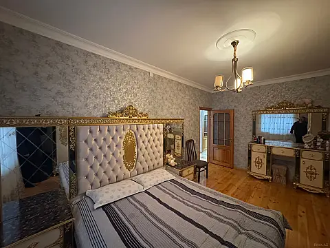 Satılır 4 otaqlı mənzil 100 m²