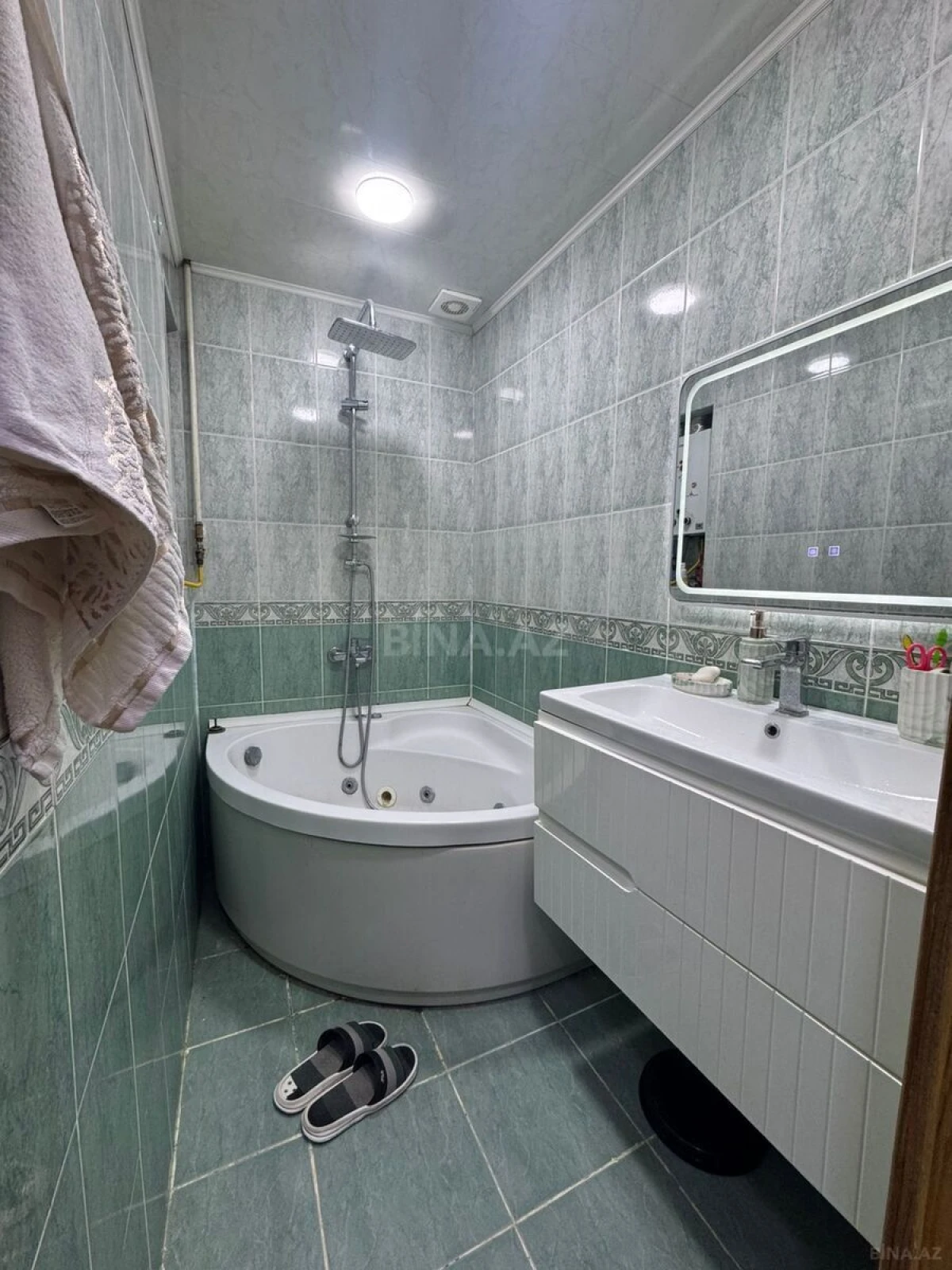 Satılır 4 otaqlı mənzil 100 m²