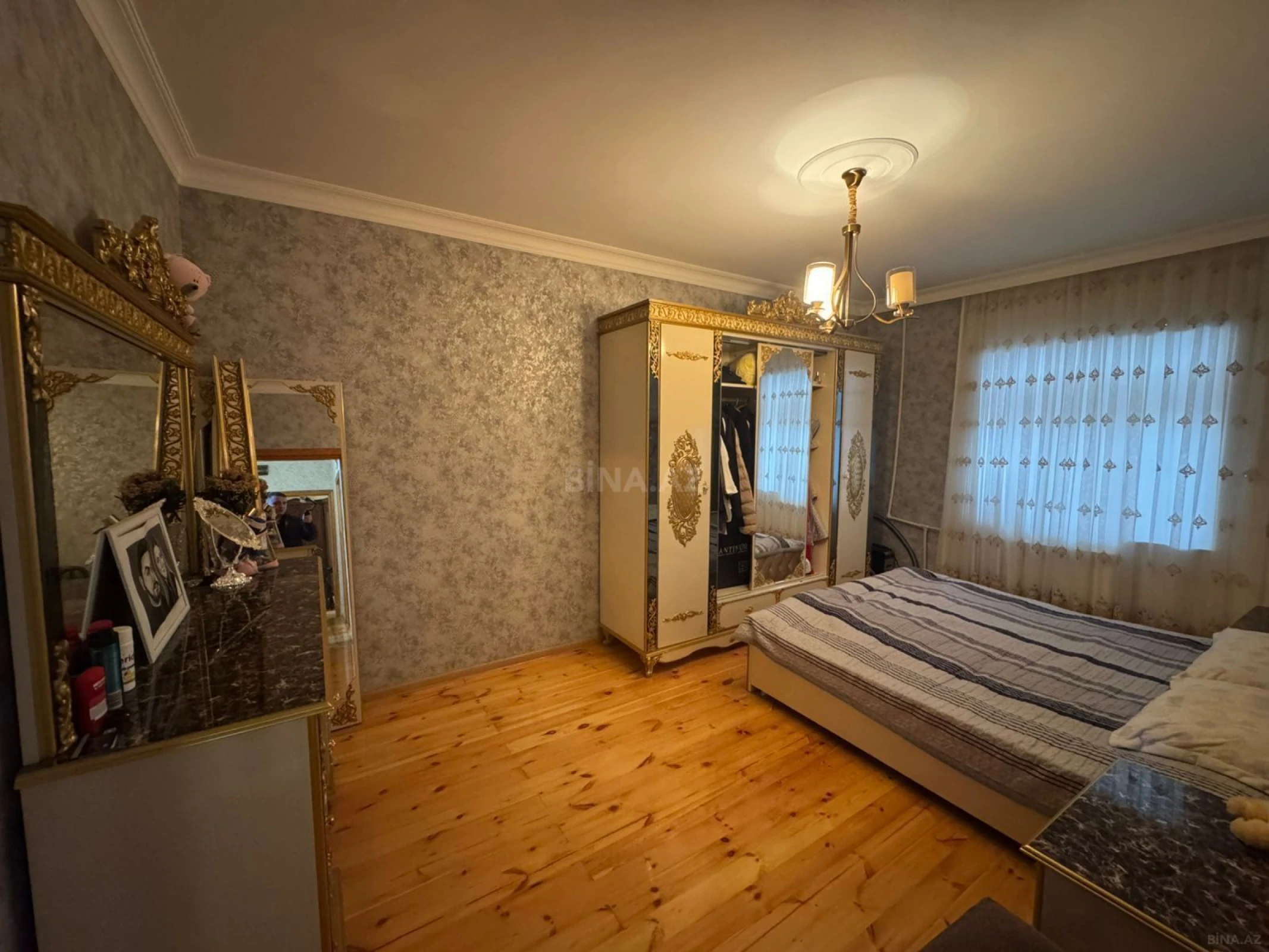 Satılır 4 otaqlı mənzil 100 m²