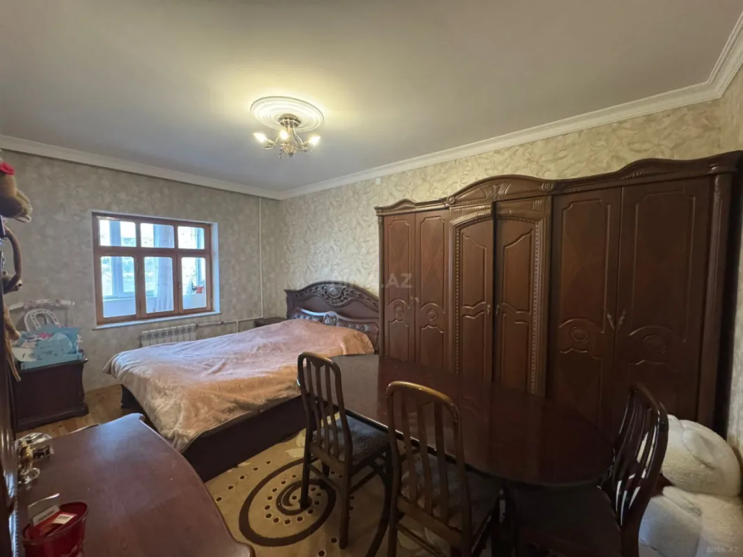 Satılır 4 otaqlı mənzil 100 m²
