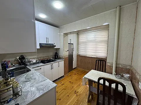 Satılır 4 otaqlı mənzil 100 m²