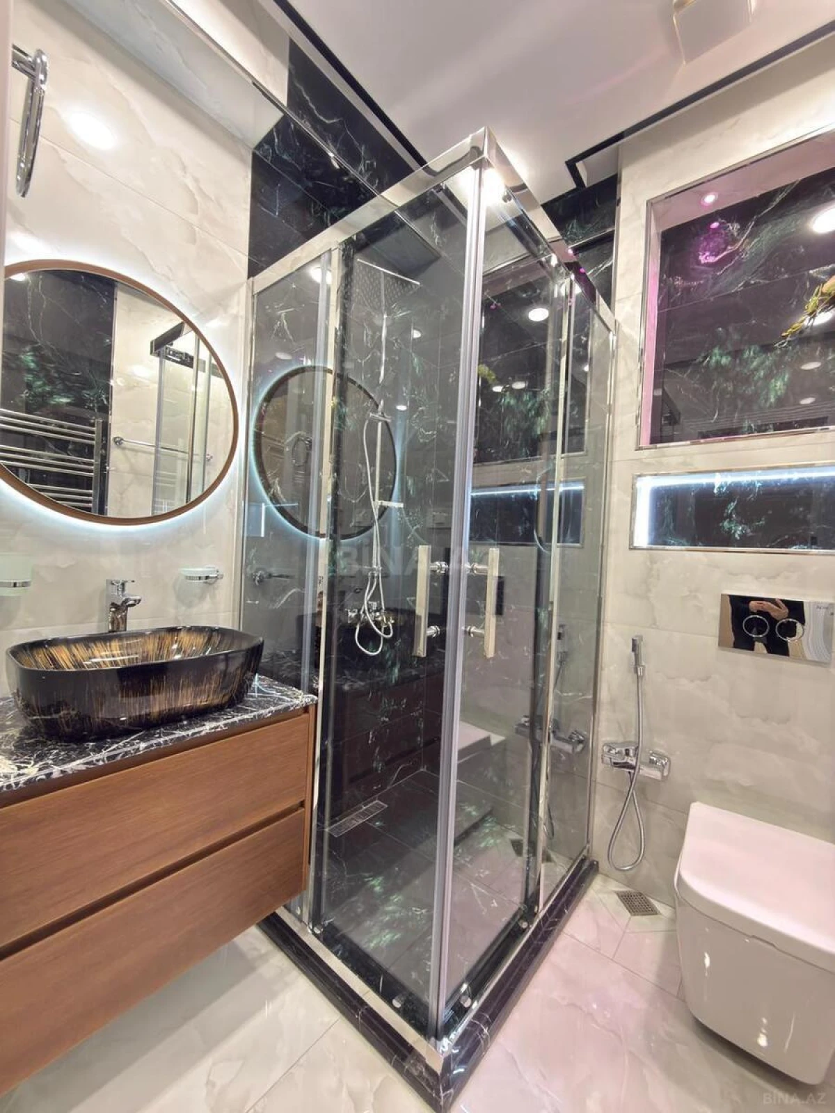 Satılır 3 otaqlı mənzil 137 m²