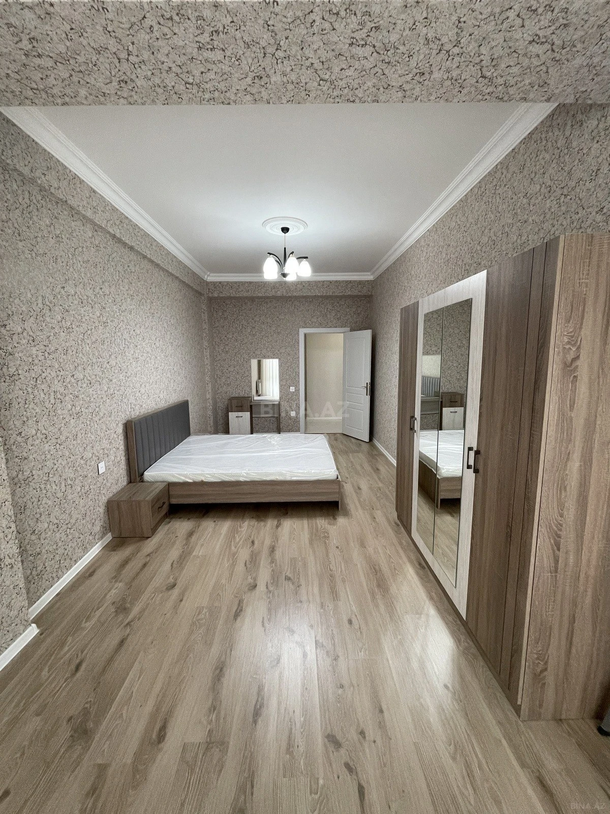 Kirayə verilir 2 otaqlı mənzil 75 m²