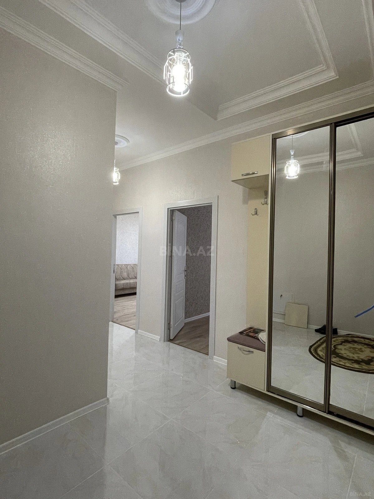 Kirayə verilir 2 otaqlı mənzil 75 m²