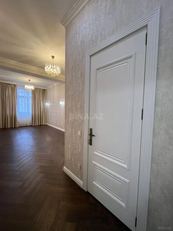 Satılır 3 otaqlı mənzil 116 m²