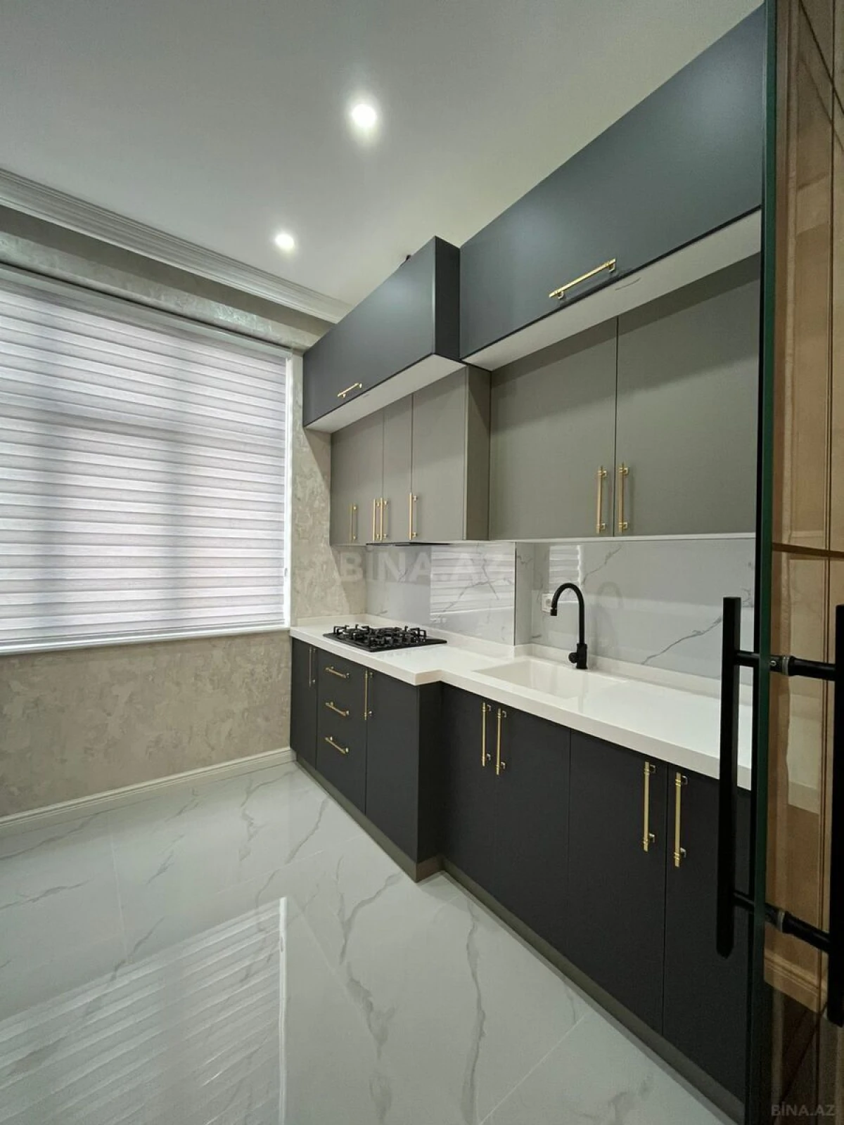 Satılır 3 otaqlı mənzil 116 m²