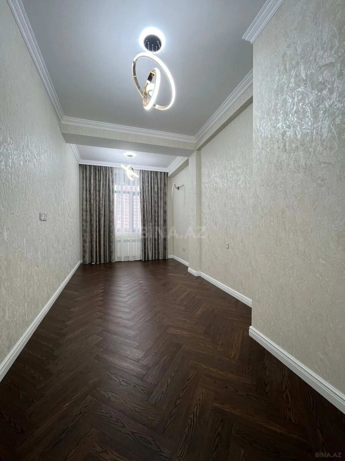 Satılır 3 otaqlı mənzil 116 m²