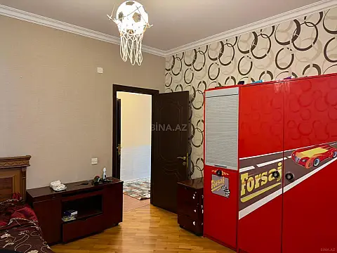 Satılır 3 otaqlı mənzil 140 m²