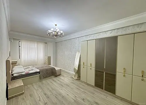 Kirayə verilir 3 otaqlı mənzil 150 m²