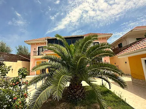 Satılır 7 otaqlı həyət evi 500 m²