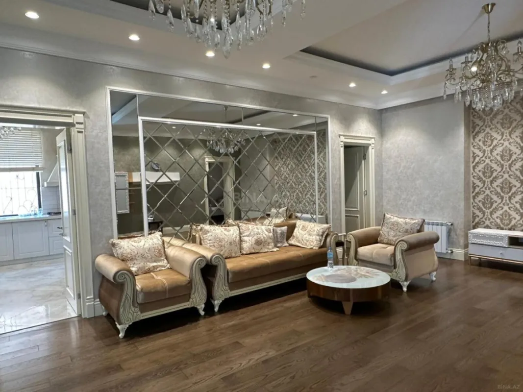 Satılır 7 otaqlı həyət evi 500 m²