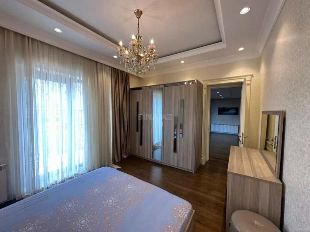 Satılır 7 otaqlı həyət evi 500 m²