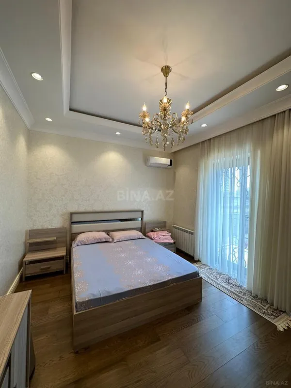 Satılır 7 otaqlı həyət evi 500 m²