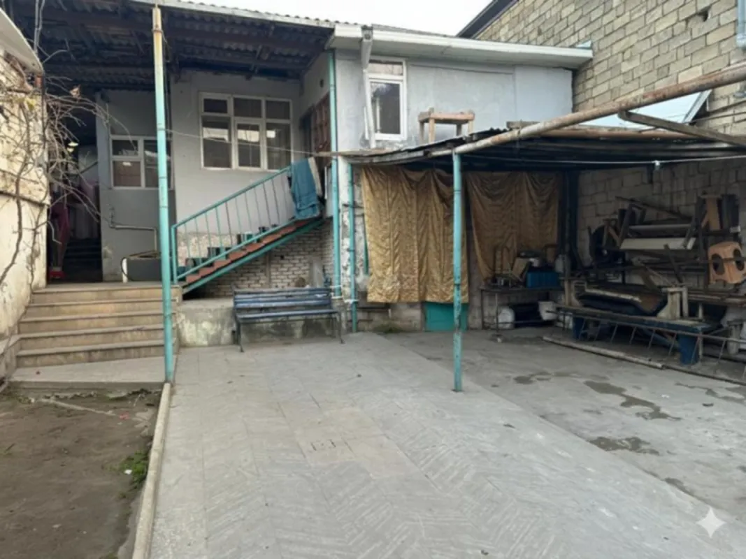 Satılır 6 otaqlı həyət evi 250 m²