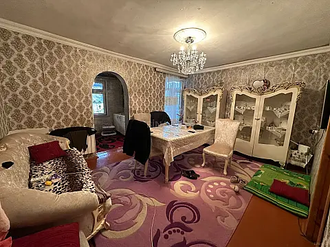Satılır 6 otaqlı həyət evi 250 m²